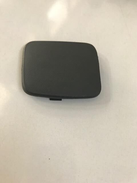 FORD CONNECT ÖN TAMPON ÇEKİ KAPAK SAĞ 2007/ SONRASI