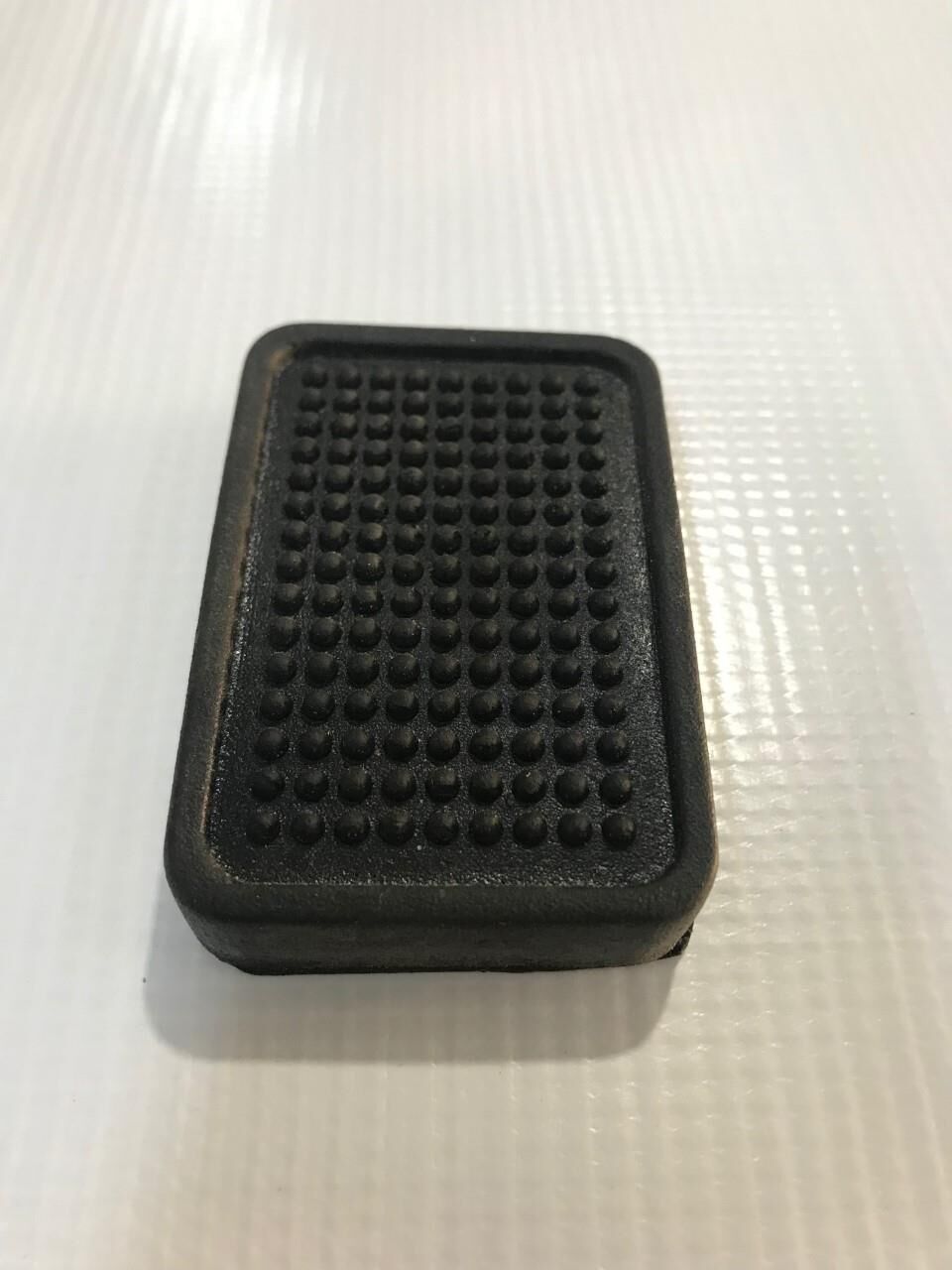 FREN DEBRİYAJ PEDAL LASTİĞİ (PABUÇ) ANADOL - 2.5 TRANSİT 2 ADET